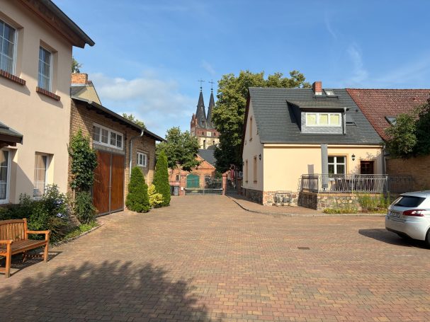 Wohnanlage Alt Zepernick 17, 16341 Panketal, Blick zur Straße